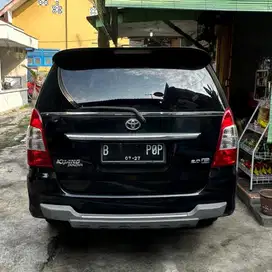 Kijang Innova E 2012