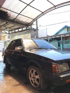 Mitsubishi Lancer 1981 Bensin