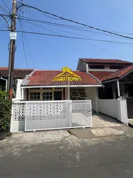 Rumah siap huni komplek Antapani jalan 2 mobil harga 975 jt