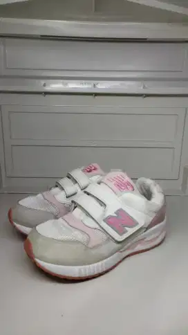 NEW BALANCE 530 SIZE 33,5