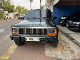 Jeep cherokee limited 4.0 AT 4x4 istimewa