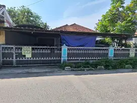 RUMAH JL RADEN SALEH DEPOK