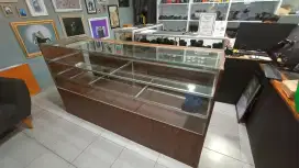 Etalase kaca/Etalase kayu