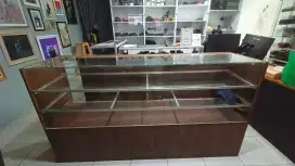 Etalase kaca/Etalase kayu