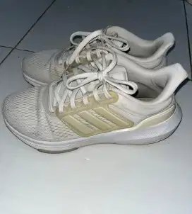 Sepatu Adidas running ultrabounce