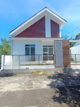 RUMAH BARU CANTIK KEKINIAN SIAP HUNI DALAM CLUSTER DI CATUR HARJO