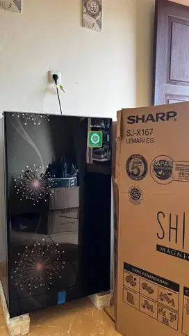 Kulkas sharp sj-x167