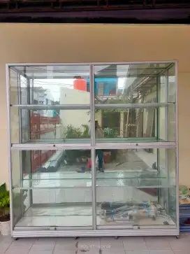 Etalase Kaca Cermin Jumbo