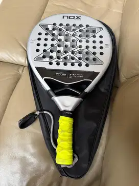 Dijual Racket Padel NOX AT10 2024