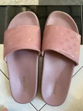 Dijual sendal skecheers bekas uk 39