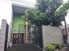 Rumah Dekat Pintu Tol Bundaran Waru Sidoarjo di Wage Taman
