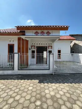 RUMAH BARU CANTIK MINIMALIS - HARGA EKONOMIS DI PURWOMARTANI