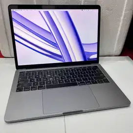 MacBook Pro 13 inch 2019 core i7 ram 16/512GB Touchbar