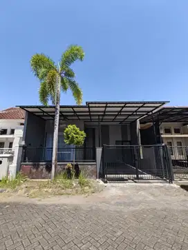 Dijual rumah perumHan central park wiguna dekat MERR