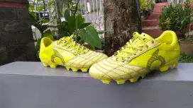 Sepatu Bola Ortuseight