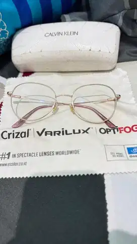 Kacamata Optical Calvin Klein 0.50 Kanan Kiri