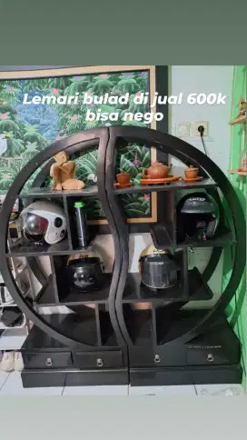 Lemari hias bulat