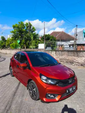 Dijual Santai Brio RS CVT Phoenix Orange Pearl LOW KILOMETER Individu