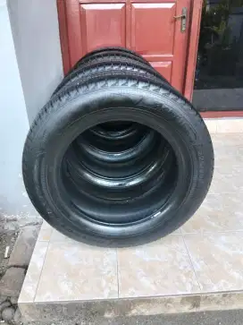 Ban r 17 ukuran 225/65