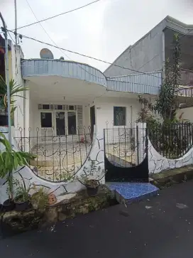 DIJUAL MURAH RUMAH PERUMNAS DEPOK TENGAH