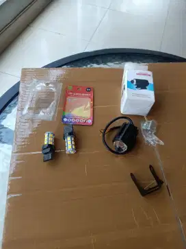 Di jual semua di foto bisa di pasang di  luar dan di dlm