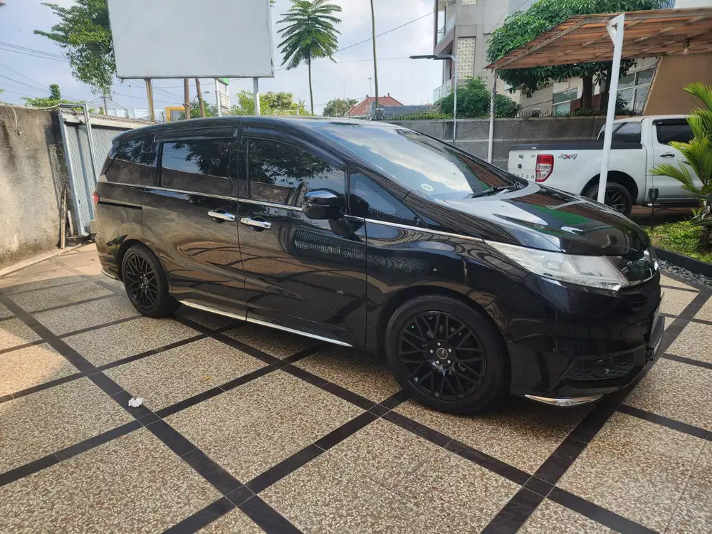Honda Odyssey 2016 milik pribadi