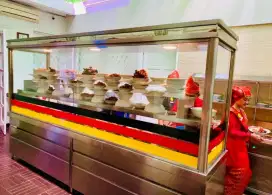 Etalase nasi Padang jumbo