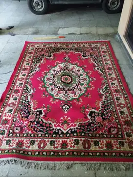 karpet klasik merah terang
