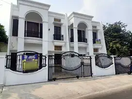 Rumah Baru Di dalam komplek jalan utama duren sawit Jakarta Timur
