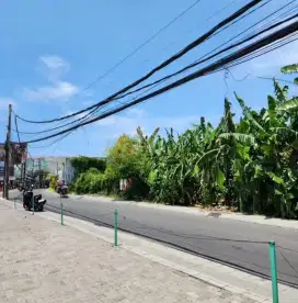 TANAH DEKAT PANTAI BERAWA DEPAN ATLAS BEACH