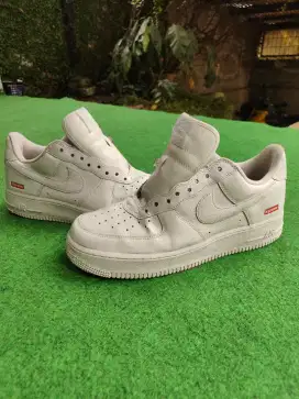 Sepatu cowok/cewek NIKE AIR FORCE1 X SUPREME LOW ORIGINAL (VERY RARE)