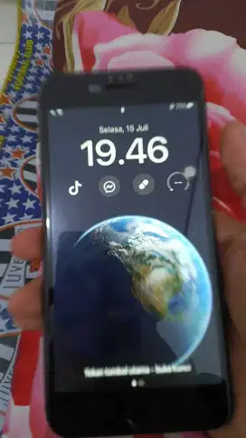 Di jual iphone 8+ 256