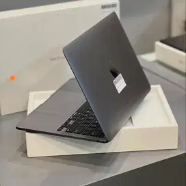 Second Macbook Pro M1 13inch 8/256GB