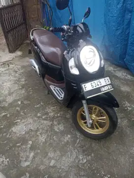 Scoopy prestige 2020 plat F