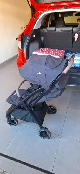 Stroller Joie belum lama pakai