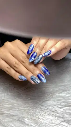 Nail art dan pasang bulu mata