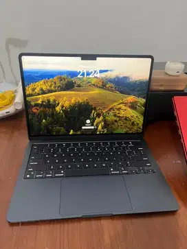 Macbook Air M2 13 inch RAM 16 SSD 256