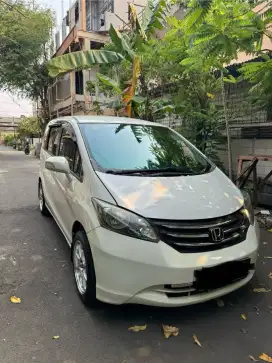 Dijual Honda Freed 1.5 PSD Tahun 2011