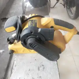 Mesin amplas Stanley