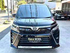 Toyota Voxy 2.0 AT Th 2020