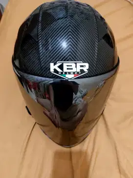 Helm KBR Baru, umur 1 hari