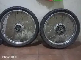 Jual pelek dan ban ori bwaan dr honda masih bagus