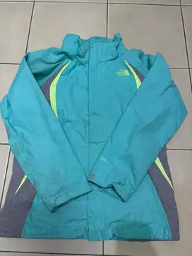 jaket TNF hyvent original