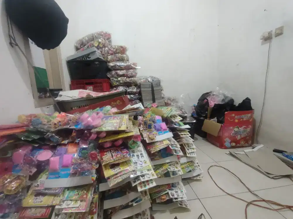 Sales Mainan Serba Rp 2.000