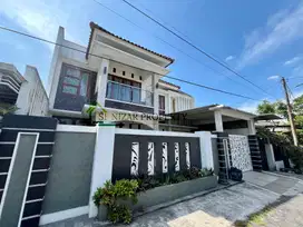 Rumah Mewah Bunga Bunga Dekat Suhat Kota Malang