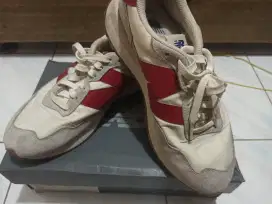 Dijual New Balance 237 white red original second