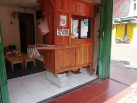Gerobak mie ayam beserta isinya