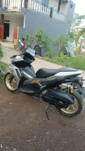 Dijual Cepat!! Yamaha Aerox 155 ABS Connected Silver thn 2021/2022