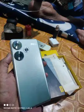 Jual aja hp Poco f6 fullset mulus ram 8./256 Min secuil
