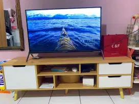 Tv Polytron set meja